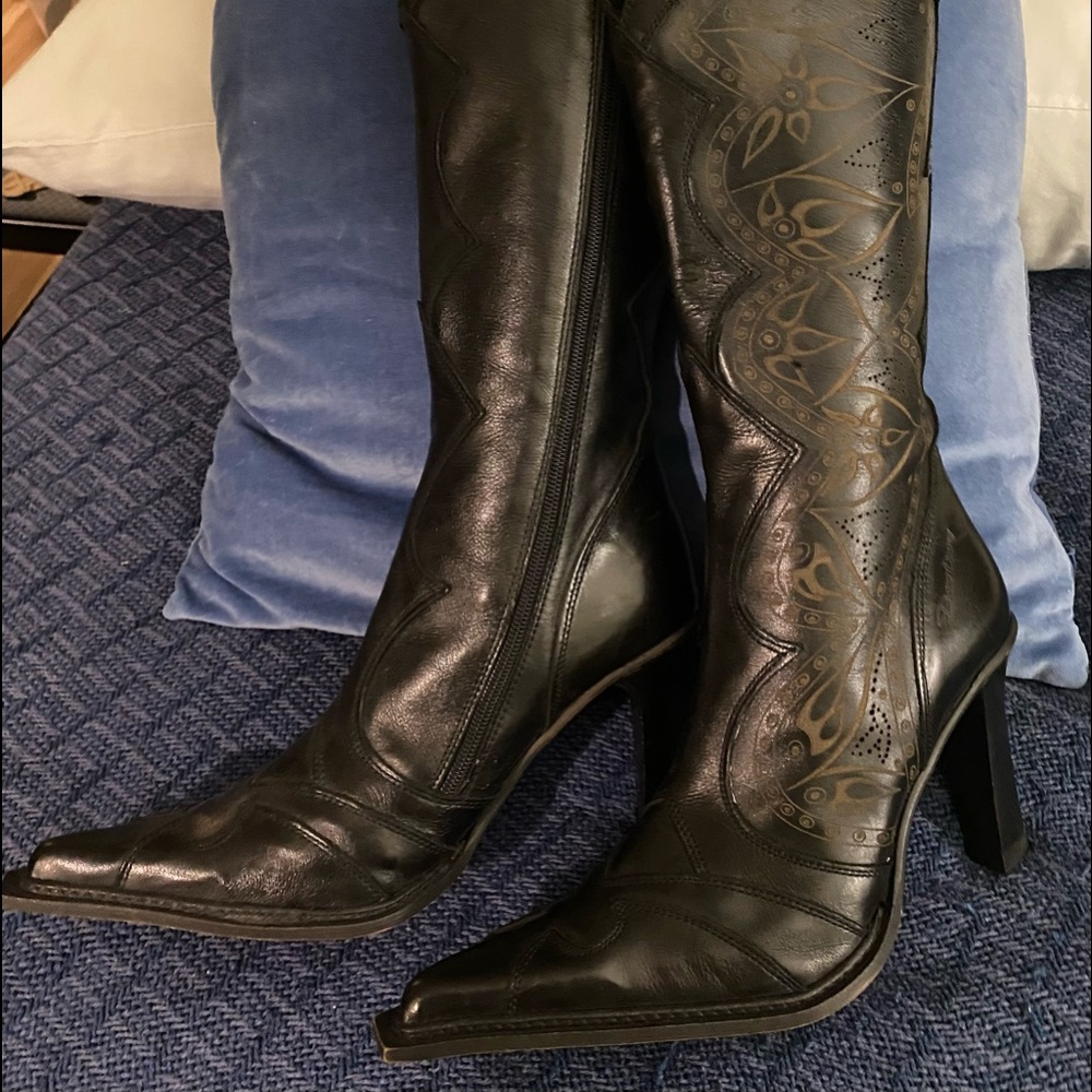 Gorgeous Chocolate boots well made never worn. - Picture 5 of 5